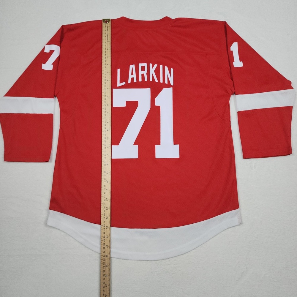 Dylan Larkin Detroit Red Wings Jersey Womens L XL Red NHL Hockey #71 Captain - Picture 6 of 9